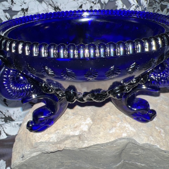 Dalzell Viking Vintage Glass Candy Dish & Lid - Picture 7 of 17